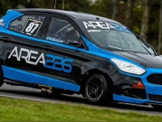 Valentino Spinella gan por primera vez en el Turismo Pista